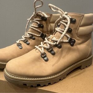 Universal Thread Beige Combat Boots